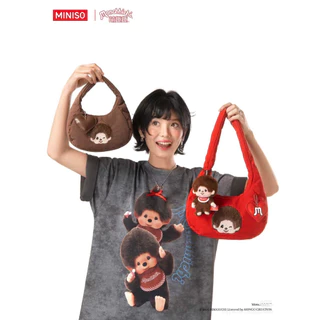 🌈 พร้อมส่งค่ะ! MINISO x Monchhichi กระเป๋าสะพายไหล่ทรงโฮโบ สีแดง/น้ำตาล ลายม่อนชิชิ น่ารักมาก