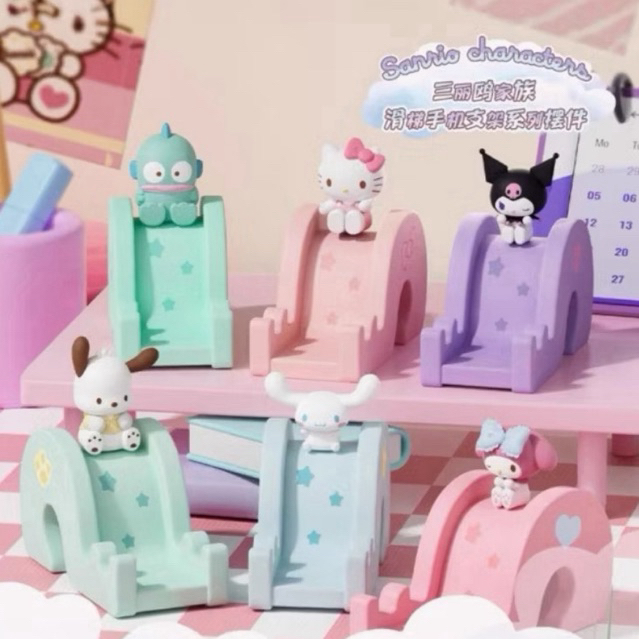 พร้อมส่ง 🇹🇭 ที่วาง​โทรศัพท์​มือถือ​ ป้ายซานริโอ้ Sanrio​ งานลขส ของ​แท้​ คิตตี้ คุโรมิ น่ารักมาก