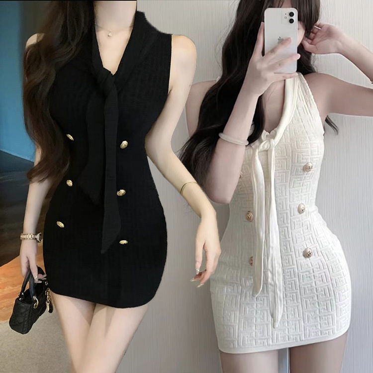 ✨(พร้อมส่ง)แฟชั่นเสื้อผ้าสตรี ชุดเดรสสไตล์เกาหลีเรียบง่าย ชุดเดรสแขนกุดโชว์ไหล่ คอวี🎀พอดีตัว สวมใส่สบาย#F075