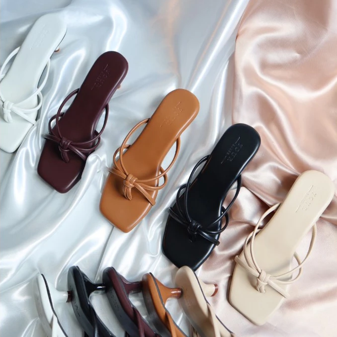YOURSHOES Z20 (เท้าอวบ +1ไซส์*) / รองเท้าส้นสูง 1นิ้ว รองเท้าผู้หญิง รองเท้าสวมหนังนิ่ม