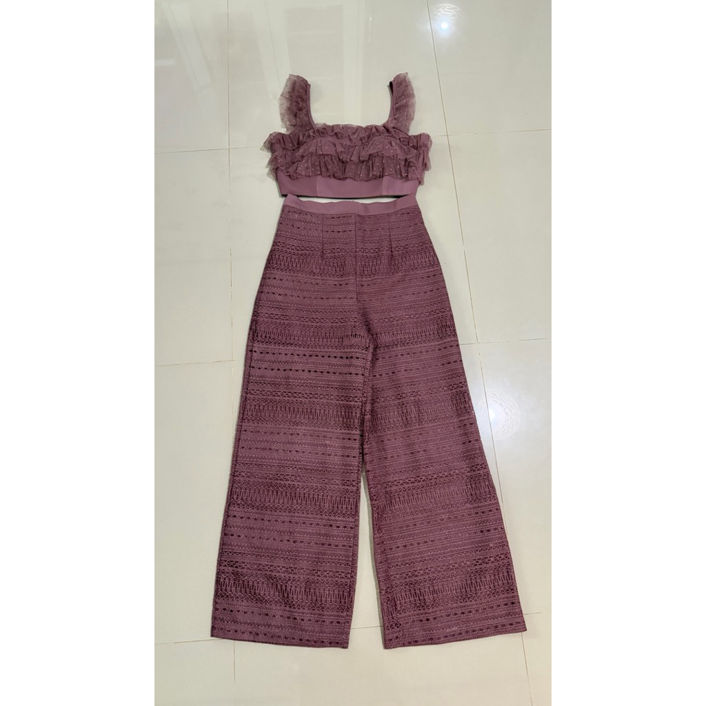 Like New!! ส่งต่อเสื้อ+กางเกงขายาว (Size L) จาก Brand Nittaya จะบอกว่าทรงสวยมาก..