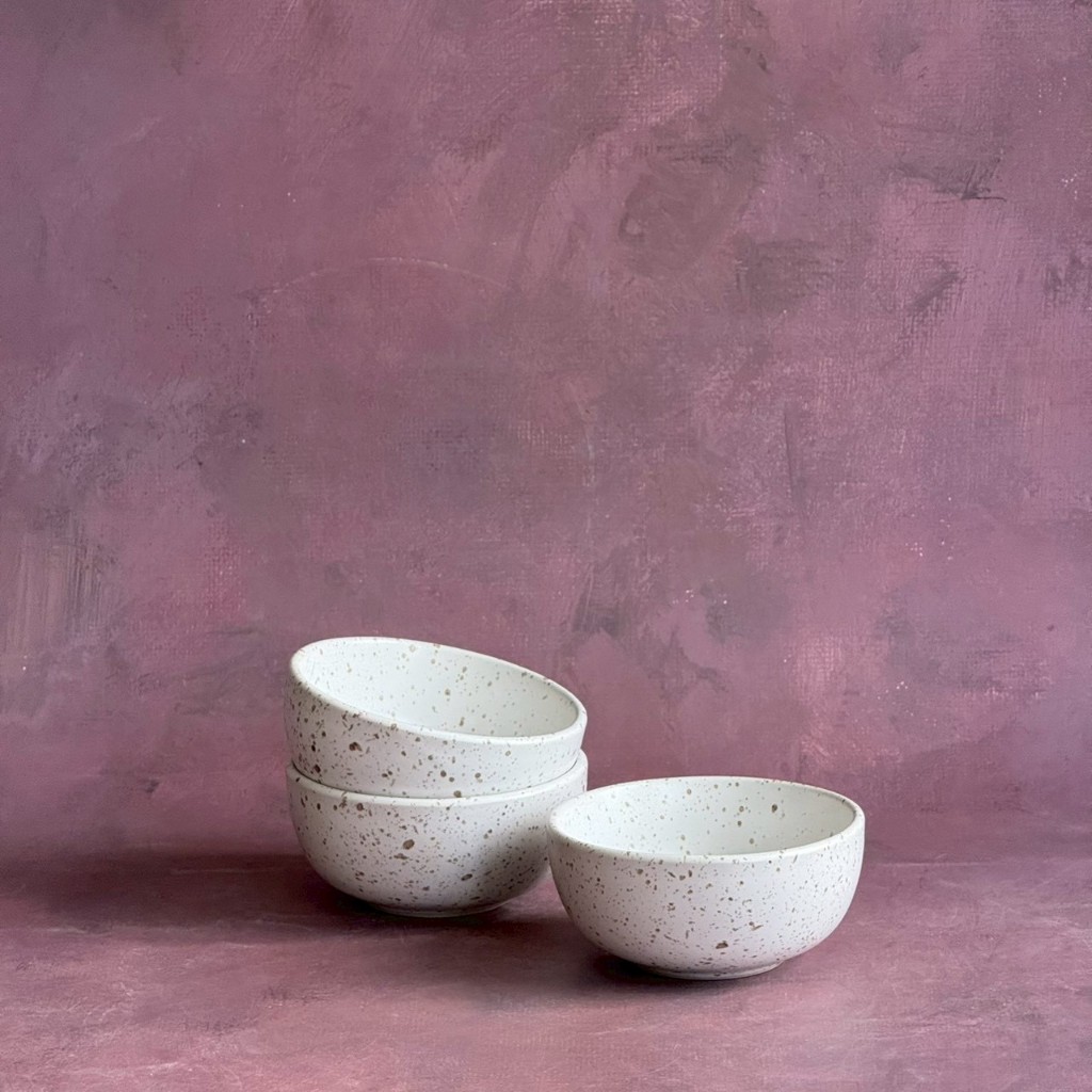 ถ้วยน้ำจิ้ม ถ้วยเซรามิค ขนาด 4 นิ้ว Sauce Bowl สีขาวดรอปน้ำตาล เข้าไมโครเวฟได้ - AT1CERAMIC