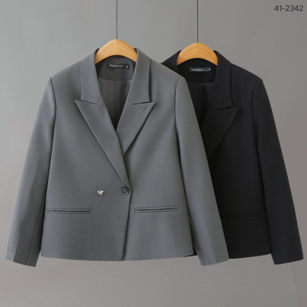 41-2342 เสื้อสูททำงานทรงสั้น แบรนด์ Lady and the Trim อก 42-50 นิ้ว