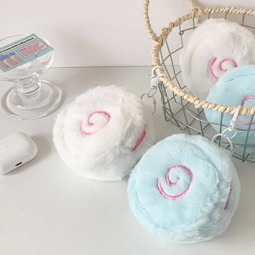 earika.earrings - candy roll mini bag กระเป๋าพวงกุญแจลายขด สีฟ้า ชมพู น่ารัก ผ้าขน