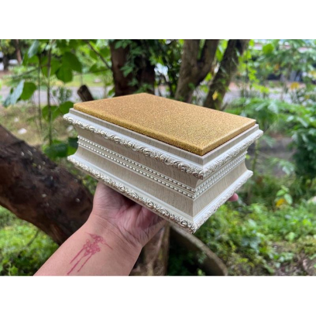 (SIRICHAI) ฐานรองพระ ผ้าสีแดง สูง3นิ้ว *วัดขนาดจากพื้นที่ผ้า อ่านรายละเอียดให้ครบถ้วนก่อนสั่งซื้อ*