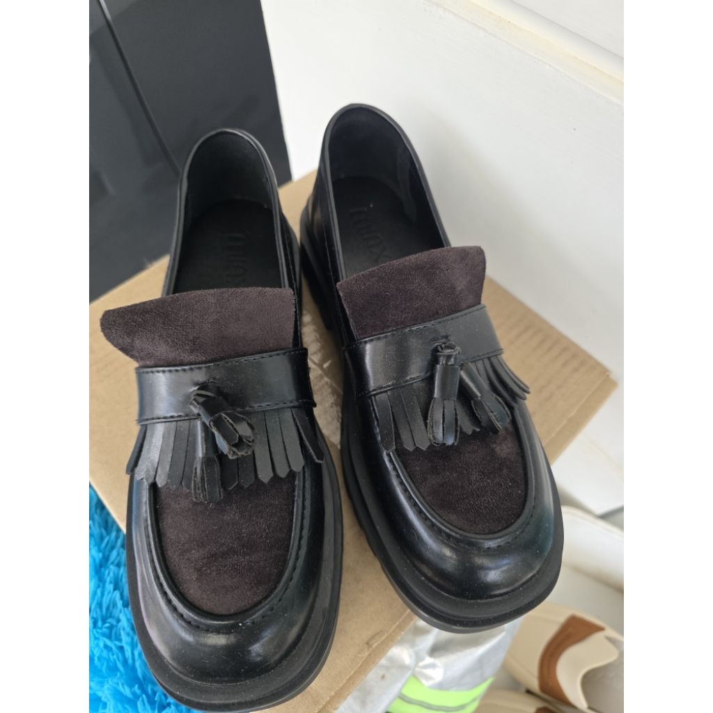 ** สินค้ามือสอง** Wynn รุ่น Wynn grace size 38 สี blackjack  สภาพดีมาก