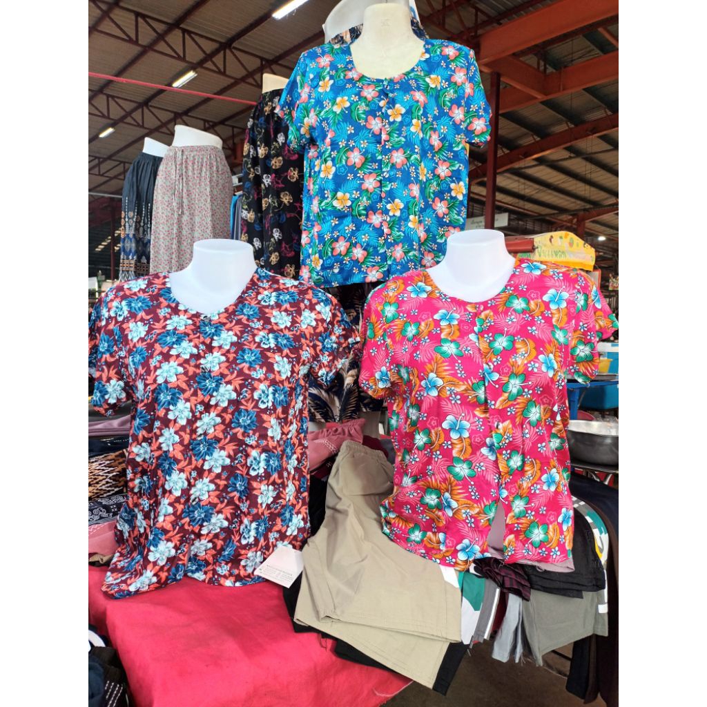 เสื้ออาม่าคุณแม่เนื้อผ้าแมมเบิดร์ผ้าย้อมใส่เย็นรายดอกสวยใส่ง่ายสวมง่ายมีกระเป๋าหน้าไว้ใช้ทุกผืน