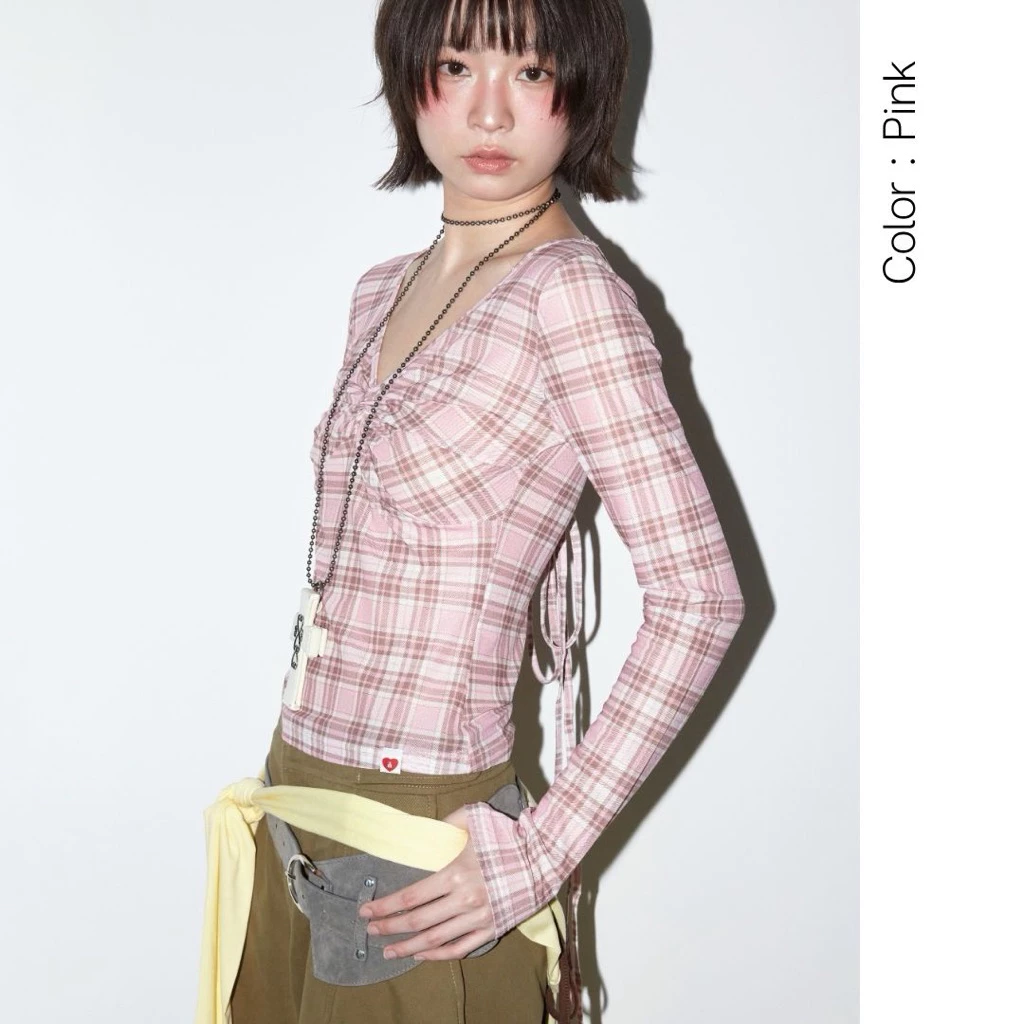 AMUSE BKK - Remy Top เสื้อซีทรูลายสก็อตทรงเข้ารูป ดีไซน์ม้วนอกวีหน้า ด้านหลังร้อยเชือกผูก สไตล์ชิคๆ