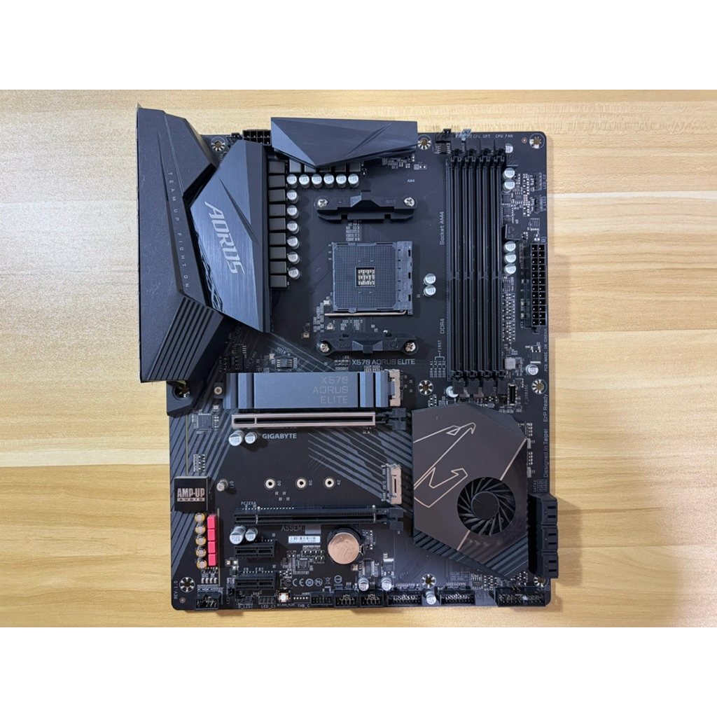 GIGABYTE X570 AORUS ELITE ( AM4 )