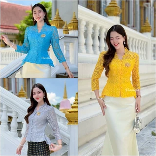 เสื้อลูกไม้รุ่น-มรกต แขนยาว 5ส่วน คอวี ตกแต่งกระดุมแกะได้