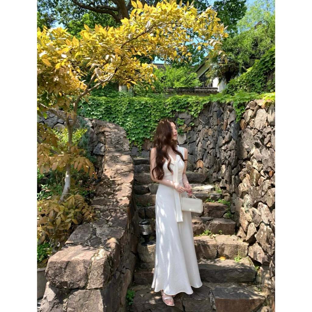 Mogwany พร้อมส่ง ฟ้า /   / Perri Dress 2สี ฟ้า, ขาว เดรสยาว ทรงสวย ผ้าใส่สบาย ใส่เที่ยว น่ารักมาก