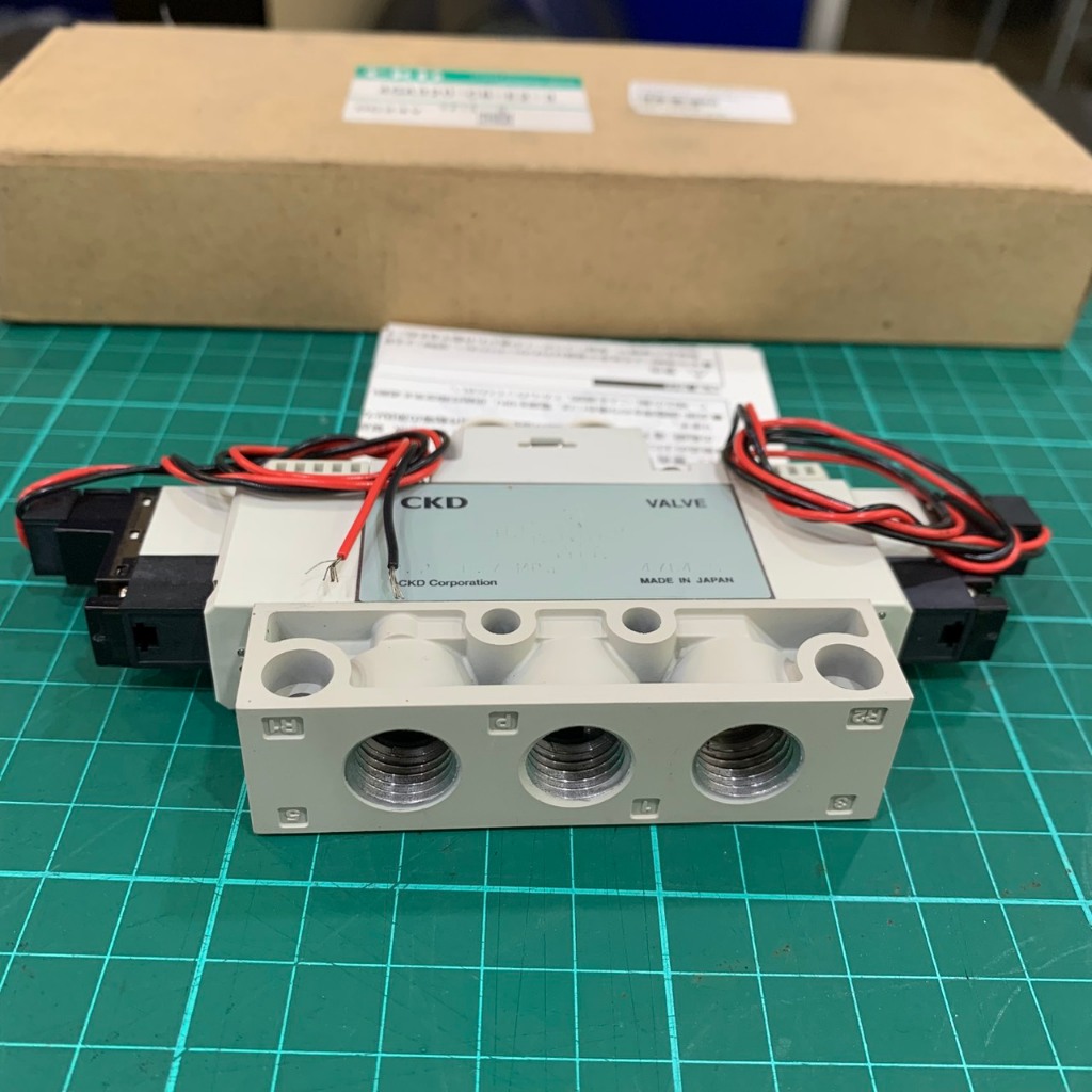 SOLENOID VALVE CKD 4GA320-C6-E2-3,DC24V เป็นอุปกรณ์วาล์วควบคุมทิศทางด้วยลม (Pneumatic Pilot-Operated
