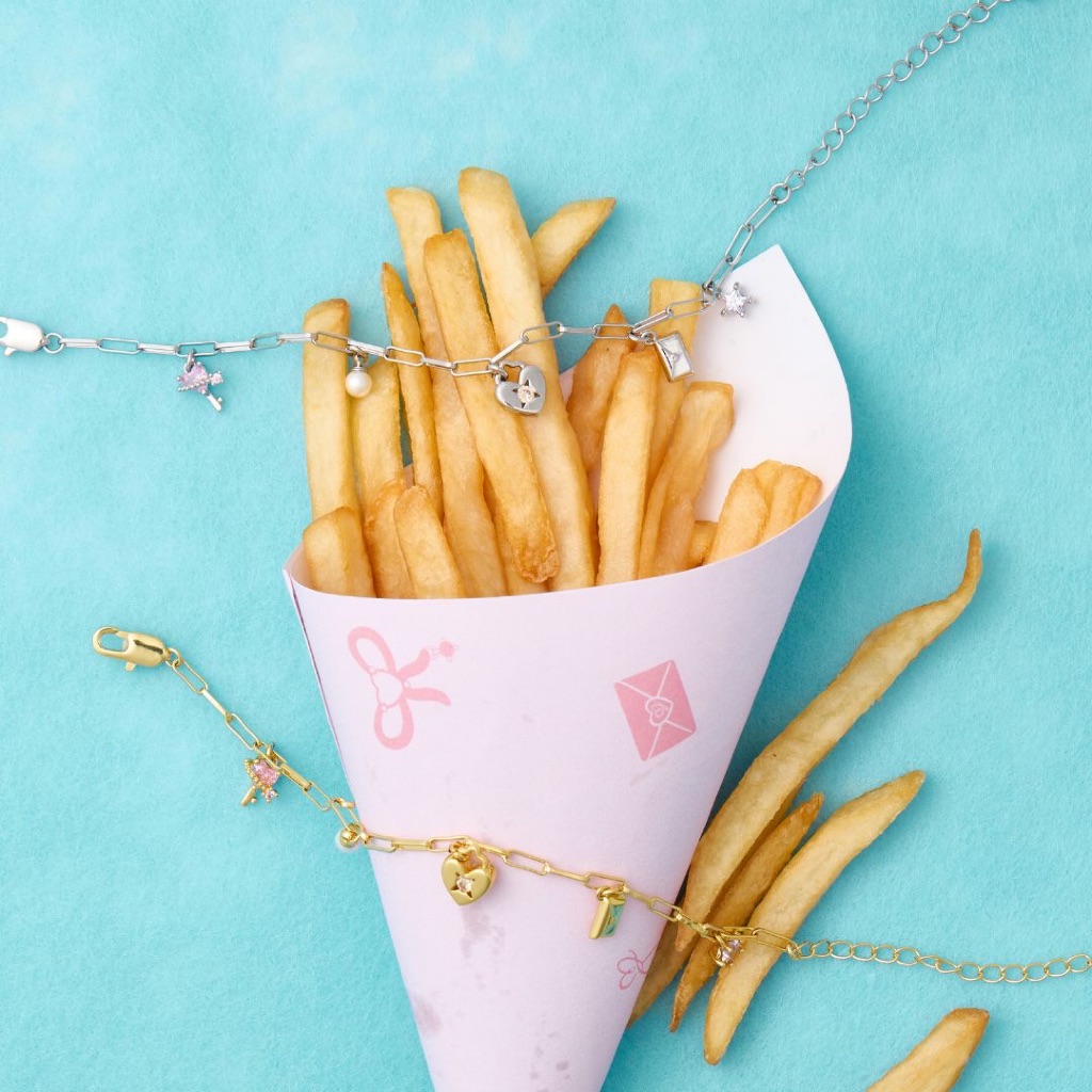 Petite Baby Darling Bracelet สร้อยข้อมือประดับชาร์ม