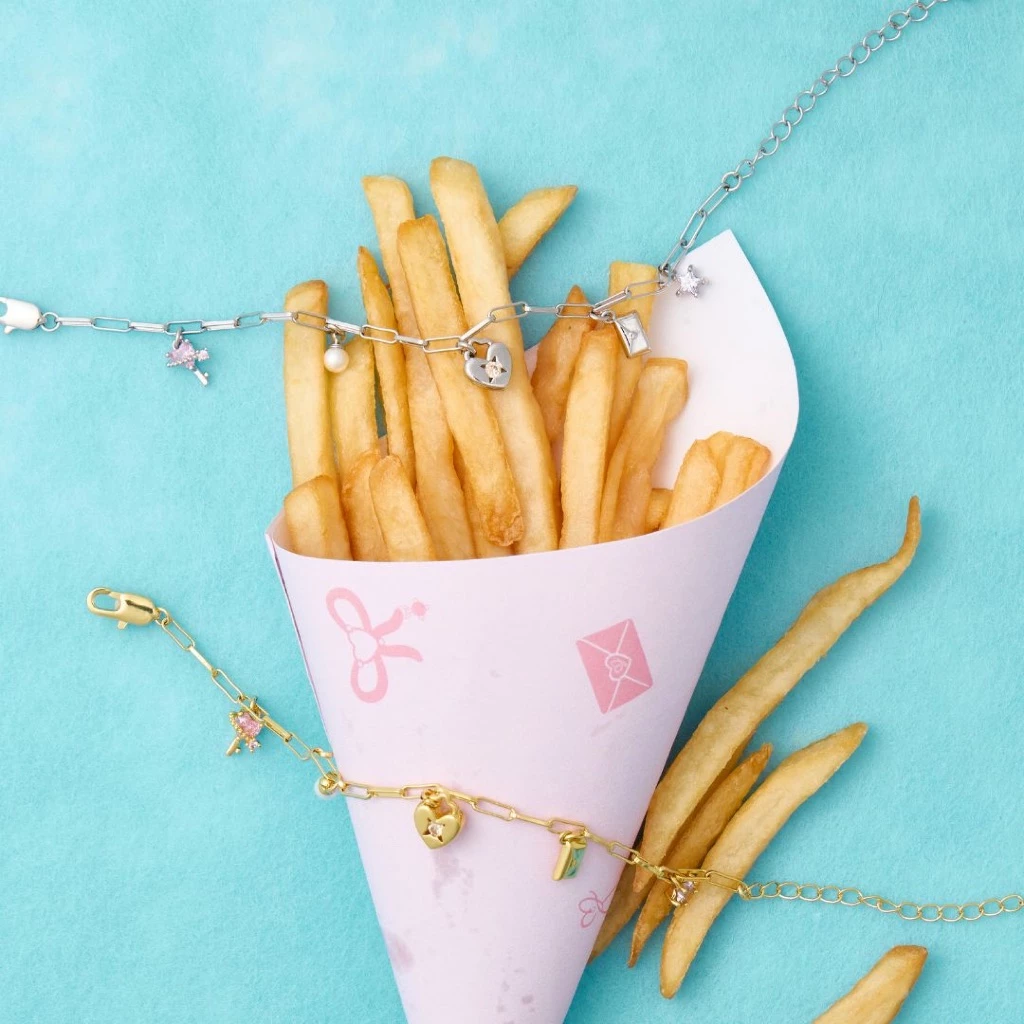 Petite Baby Darling Bracelet สร้อยข้อมือประดับชาร์ม