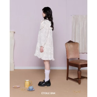 BNKBRAND DOROTHEA DRESS เดรสสั้นผ้าลูกไม้แต่งดีเทลระบายมาพร้อมซับใน (PREORDER บางไซส์)