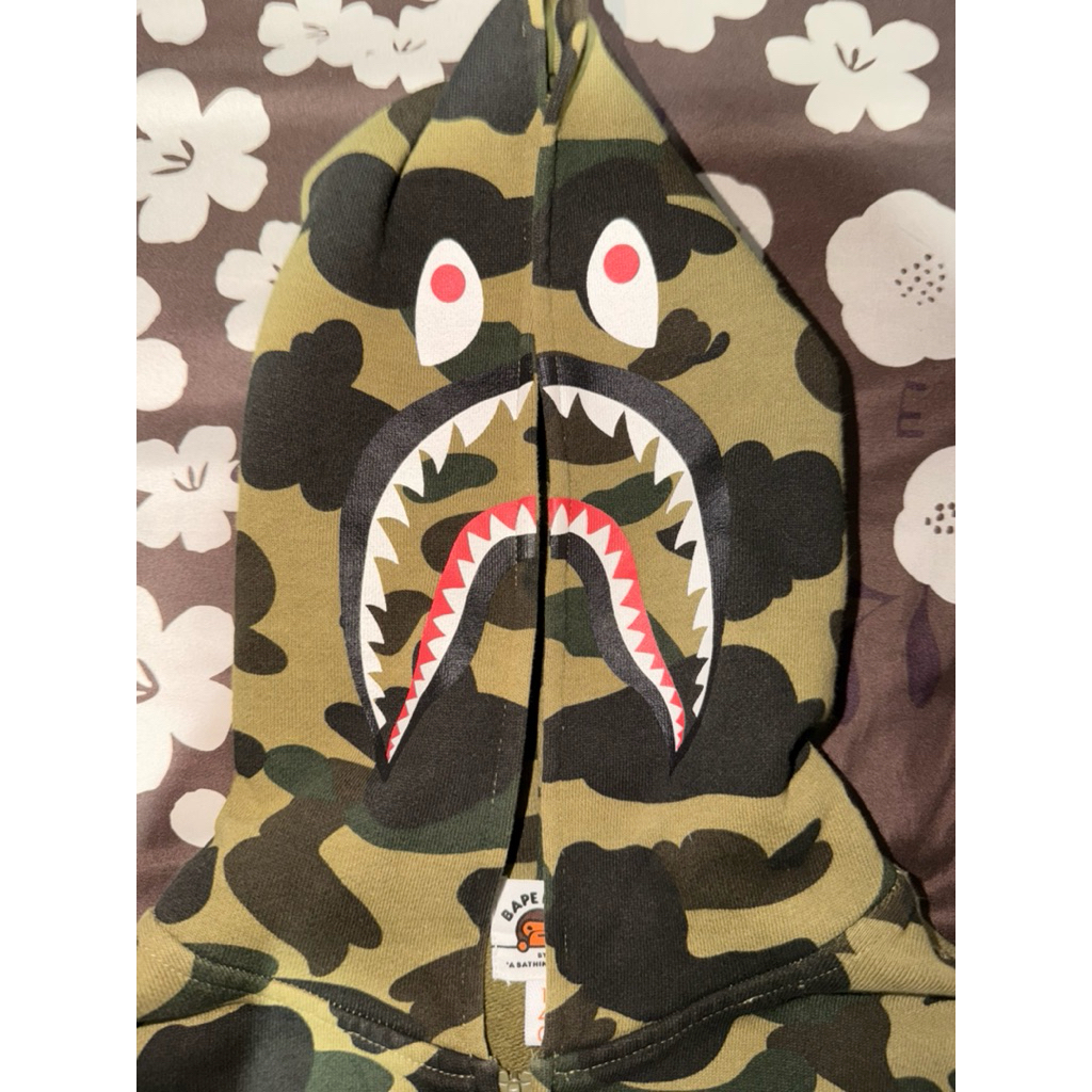 A Bathing Bape Shark Camo Hoodie Color Green Original Size S(rare) เสื้อ bape มือสอง ของแท้ Made in 