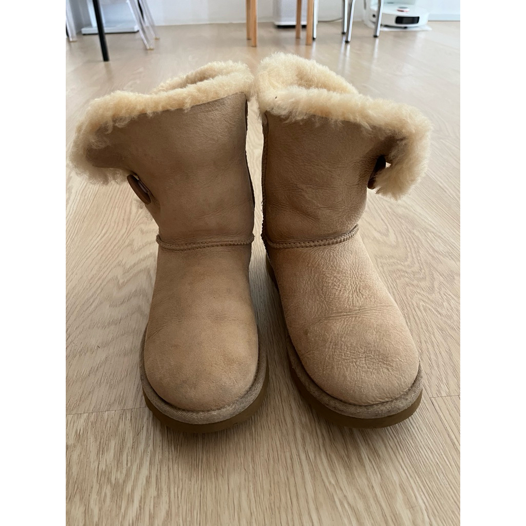 UGG boots ขนแกะสีน้ำตาล ไซค์38 มือสอง ของแท้ สภาพใช้งานคะ