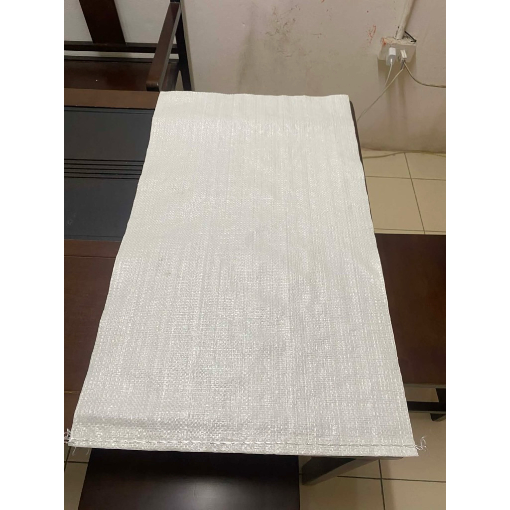 100 ใบกระสอบ 18*30 ขาวล้วน บรรจุได้ 25โล น้ำหนักต่อใบ 45 กรัม
