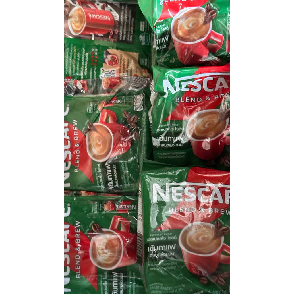 NESCAFÉ Blend & Brew Espresso Roast เนสกาแฟ เบลนด์ แอนด์ บรู เอสเปรสโซ โรสต์ (สีเขียว) 27 ซอง