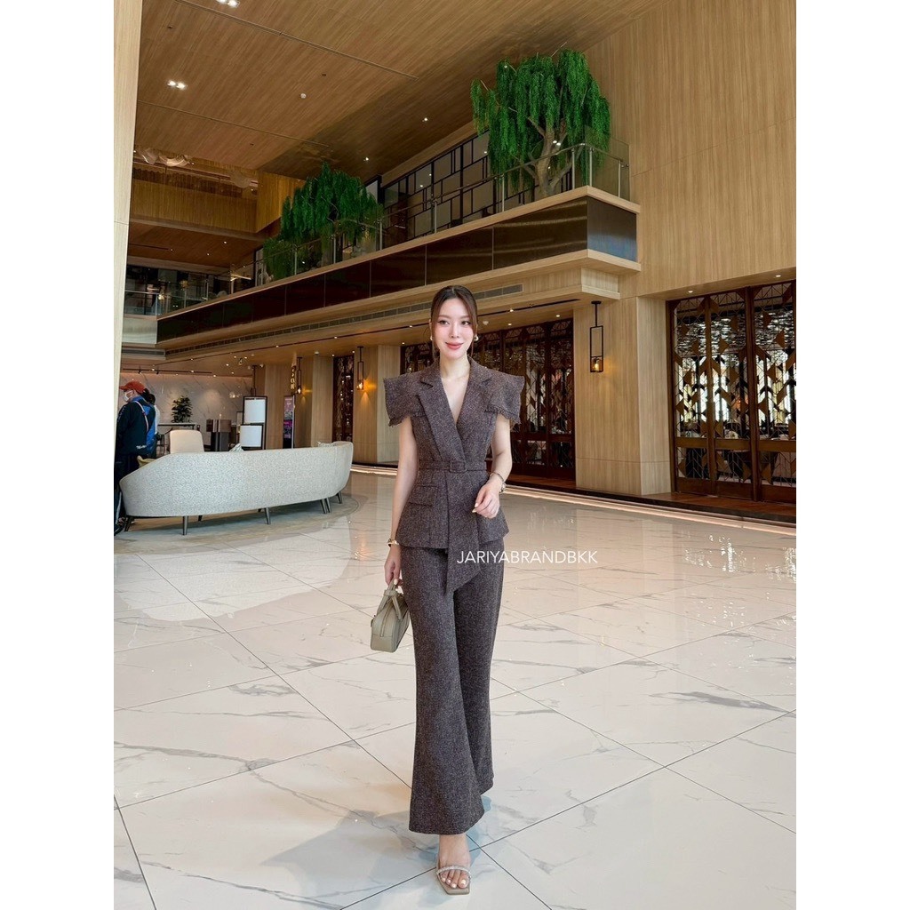[ของแท้ 💯%] JARIYA ชุดเซ็ท 3 ชิ้น ทรงสวยเรียบหรูสไตล์ทำงาน/ออกงาน สภาพ 100%