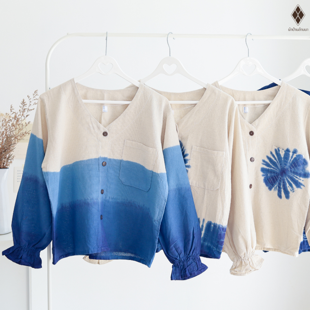 เสื้อคอวี-แขนยาวระบาย เสื้อผ้าฝ้ายมัดย้อมคราม  (FREE SIZE รอบอก 42 นิ้ว) ใส่ไปทะเล ไปเที่ยว สงกรานต์ ใส่สบายไม่ร้อน