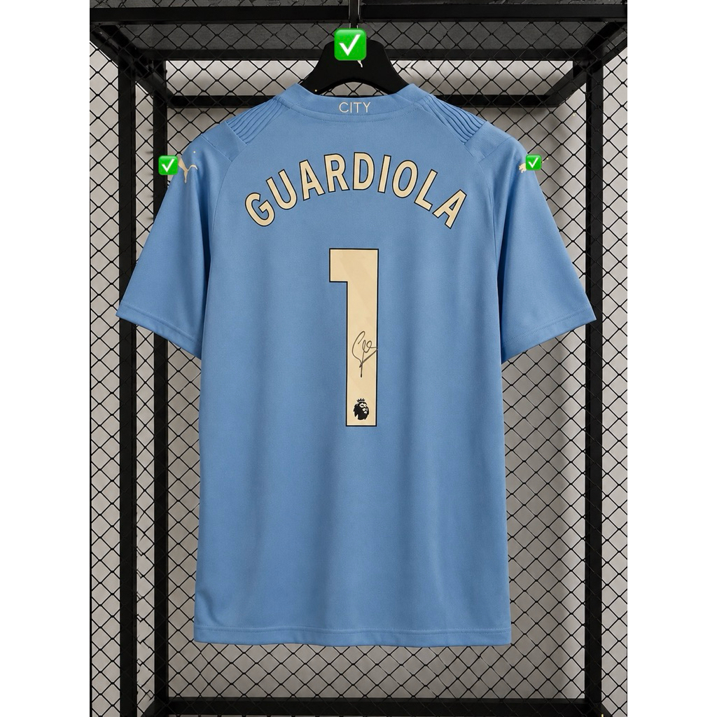 ⚽ เสื้อ Manchester City พร้อมลายเซ็นของ Pep Guardiola