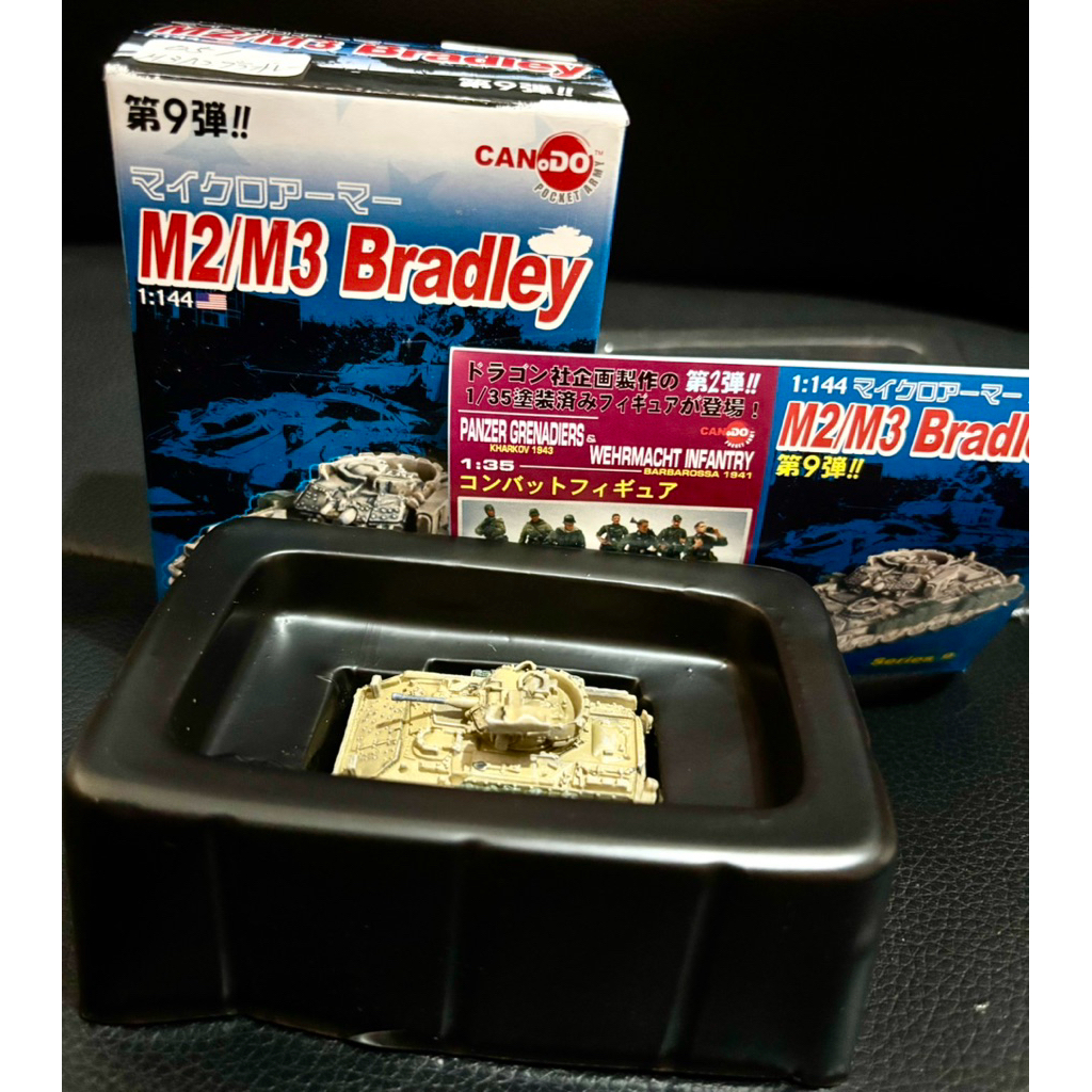 Dragon CanDo 1/144 รถหุ้มเกราะลำเลียงพล M3A2 Bradley หน่วยยานเกราะที่ 1 กองพลที่ 3 สมรภูมิกรุงแบกแดด อิรัค ปี 2003