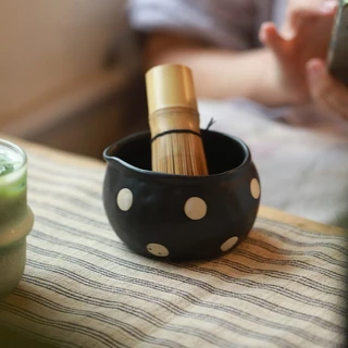 ถ้วยชงมัทฉะ Chawan ถ้วยเซรามิกญี่ปุ่น 450ml ชามมัทฉะ ชามชาเขียว ปากเทง่าย ลายจุด สไตล์มินิมอล