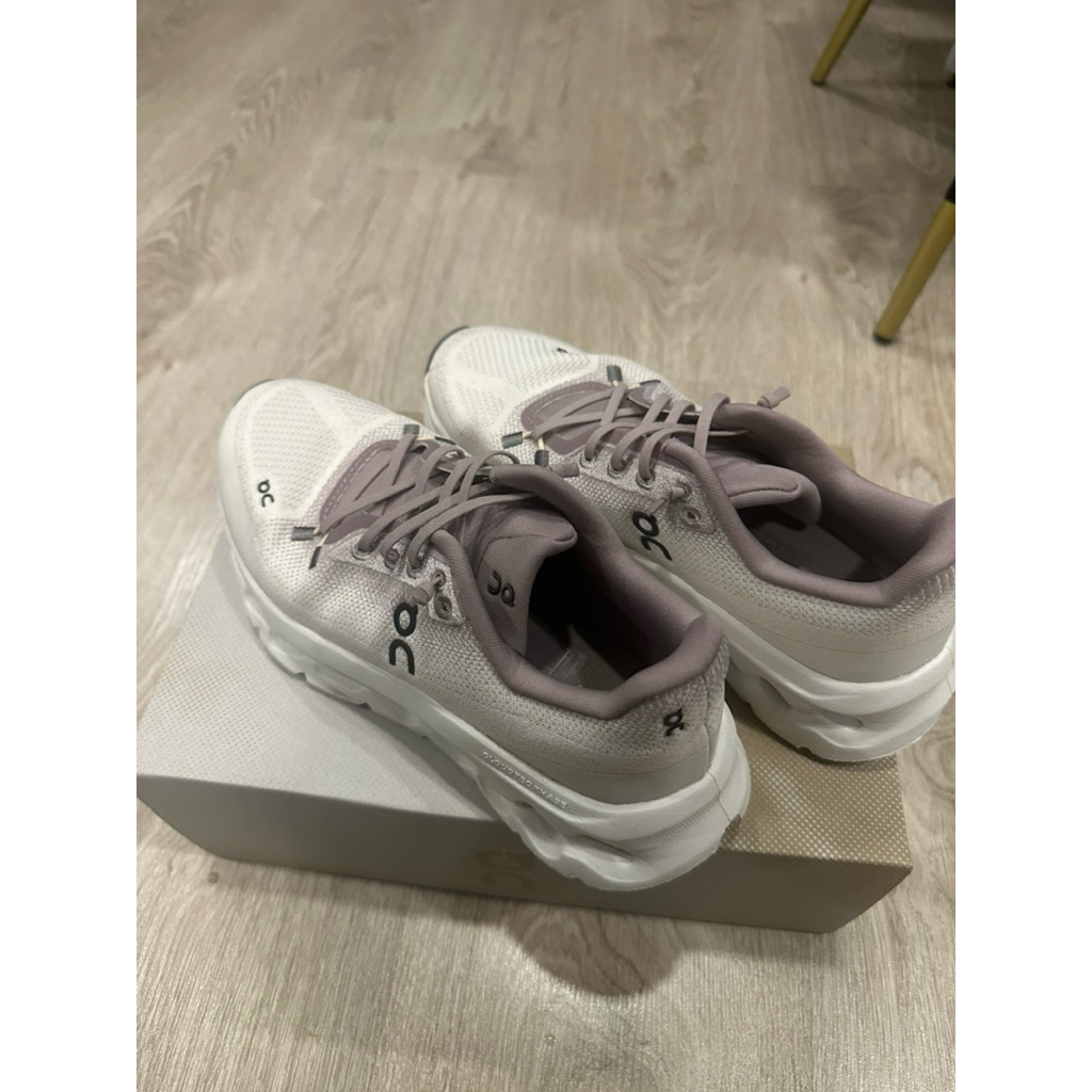 รองเท้า ON Cloudtilt sneakers
