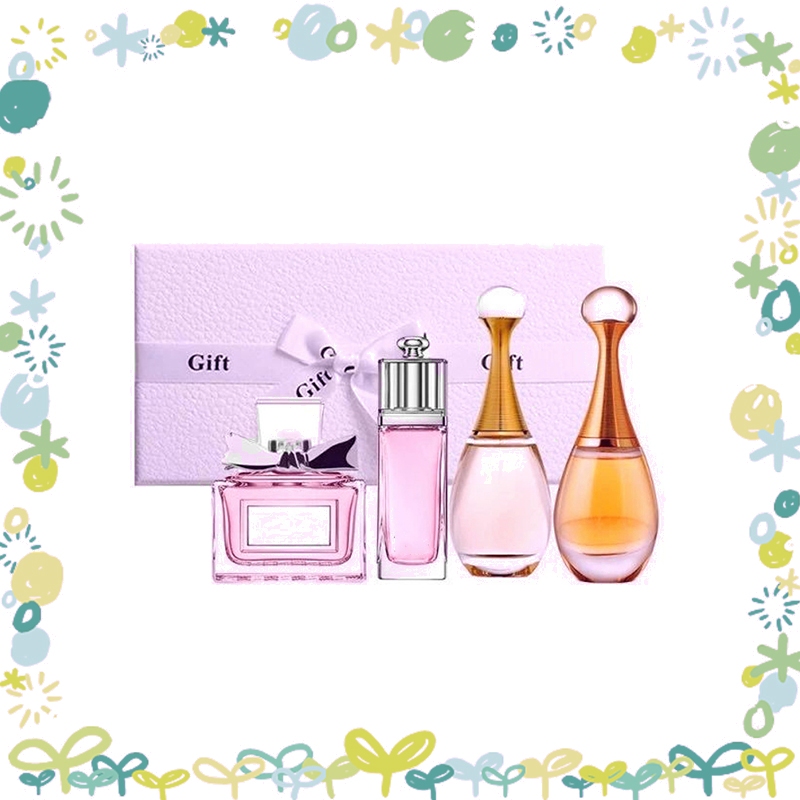 เซ็ตน้ำหอมสีขาว ขนาด 5ml*4 ขวด ครบ 4 กลิ่นในหนึ่งเซ็ต เหมาะสำหรับสะสมหรือเป็นของขวัญ