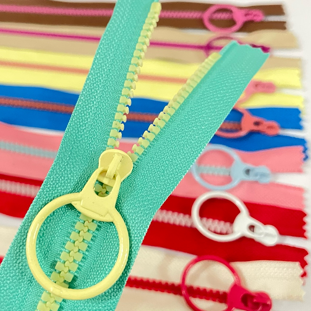 [พร้อมส่งจากไทย](1ชิ้น) ซิปเรซิ่นกระดูกงู เบอร์3 ขนาด15-25cm. สีสันสดใสสำหรับงานแฮนด์เมด เย็บผ้า กระเป๋าโครเชต์