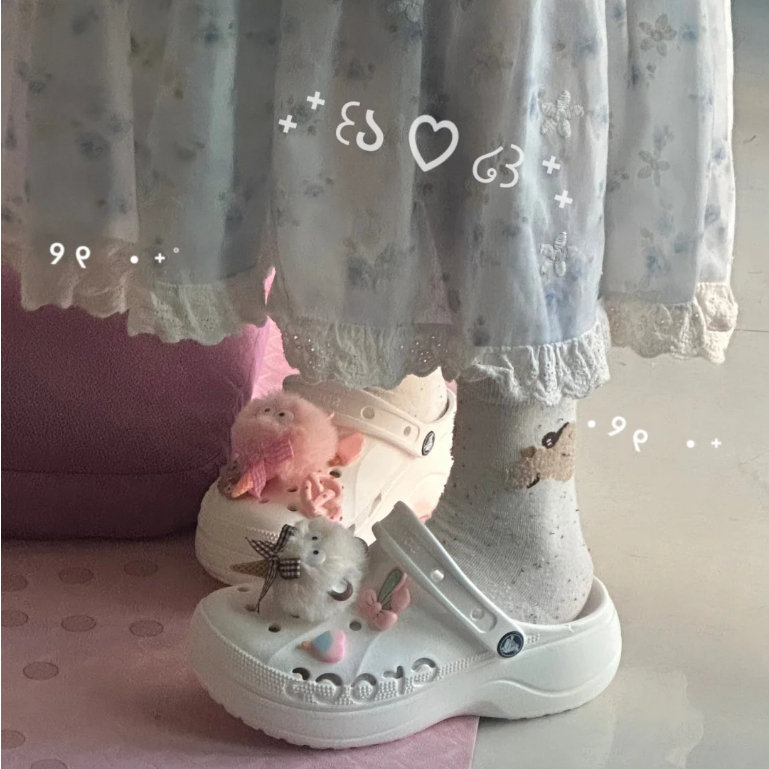 Crocs Heel height 4 cm รองเท้าลำลองผู้หญิง BAYA PLATFORM CLOG ICONIC รองเท้า ของแท้ รองเท้าแตะ ผู้หญ