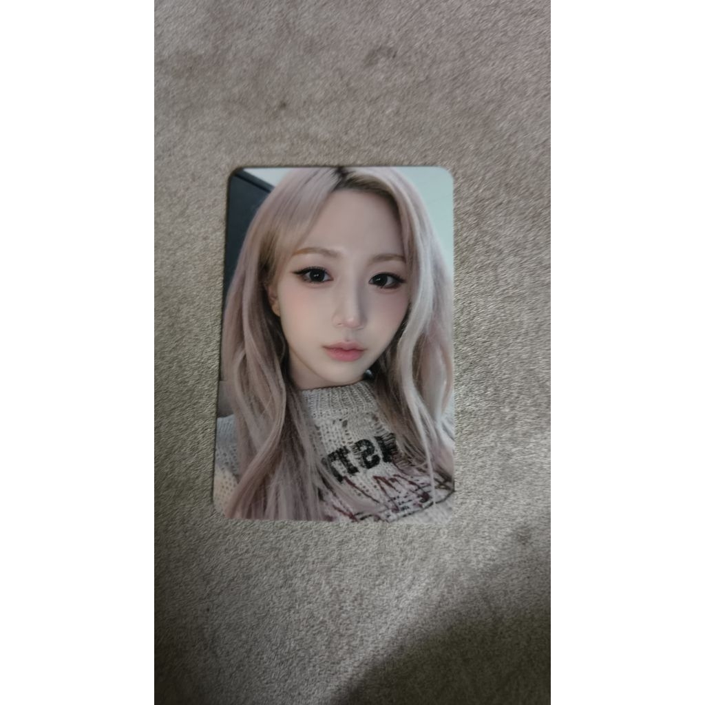nmixx photocard popup bkk selfie haewon