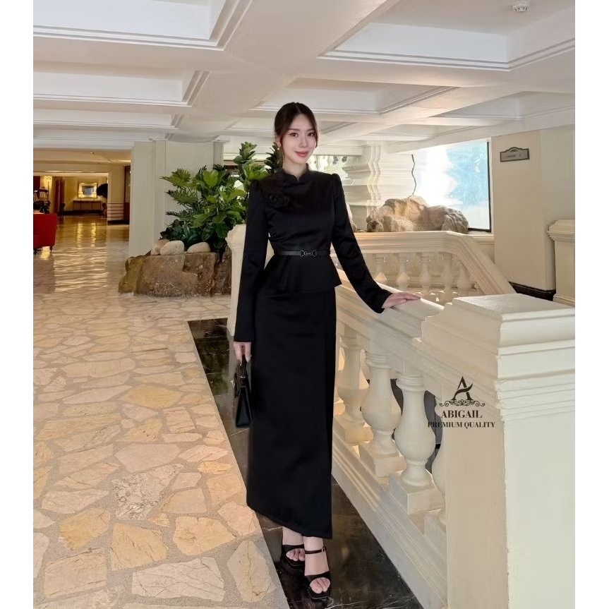 French Korea ชุดไทยจิตรดาประยุกต์ สีดำ ใส่ไว้อาลัยเรียบหรู Abigail ชุดSet เสื้อแขนยาว+กระโปรงผ้าถุง+เข็มขัด+เข็มกลัด