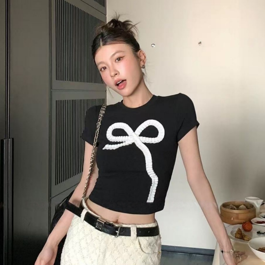 เสื้อยืดแขนสั้นทรงรัดตัว ดีไซน์โบว์สำหรับวันหยุด ตัดไหล่ตรง โชว์เอวสไตล์เซ็กซี่ ผู้หญิง