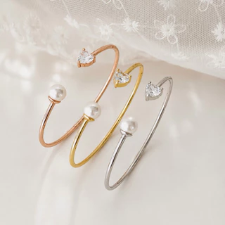 Socrush.bkk | LOVE PEARL cuff bracelet | SB-094 | กำไลข้อมือ หัวใจ เพชร มุก