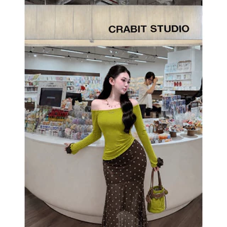 hmwe shop🍊เซต2ชิ้น เสื้อเปิดไหล่ สีเขียวโอลีฟแต่งกุหลาบที่แขน มาพร้อมกระโปรงยาว ผ้าอย่างดี ลายจุด