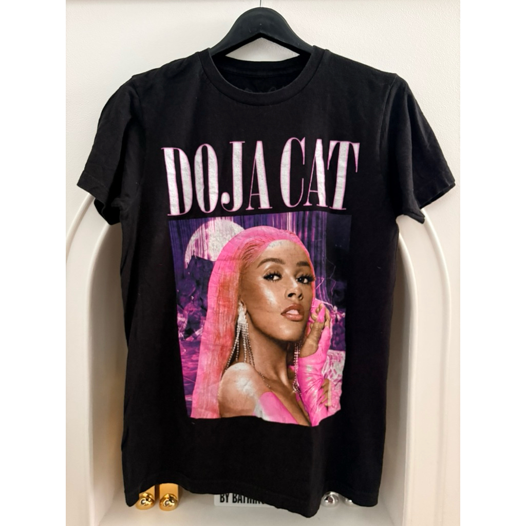 เสื้อ   Doja     Cat
