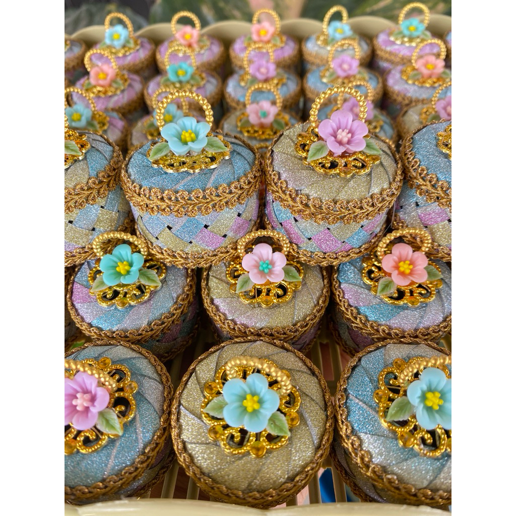 *พรีออเดอร์* เหรียญโปรยทานผอบแบบสานสีรุ้ง 🍯 (ตัวเปล่า)