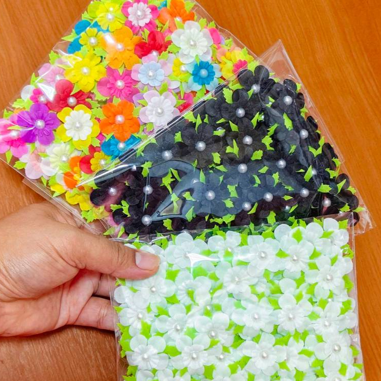 ดอกไม้ผ้าคละสี 100 ชิ้น ขนาด 3 ซม. งานประดิษฐ์ DIY ของตกแต่งเหรียญโปรยทาน งานฝีมือ สีสันสดใส