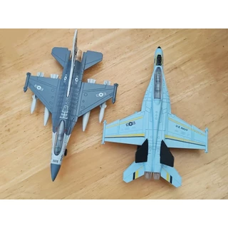 เครื่องบิน เหล็ก F16 F18 ยาว 21.5 ซม. มีเสียงมีไฟ มีลาน ไม่มีกล่อง เครื่องบิน รบ aircraft Scale 1/72