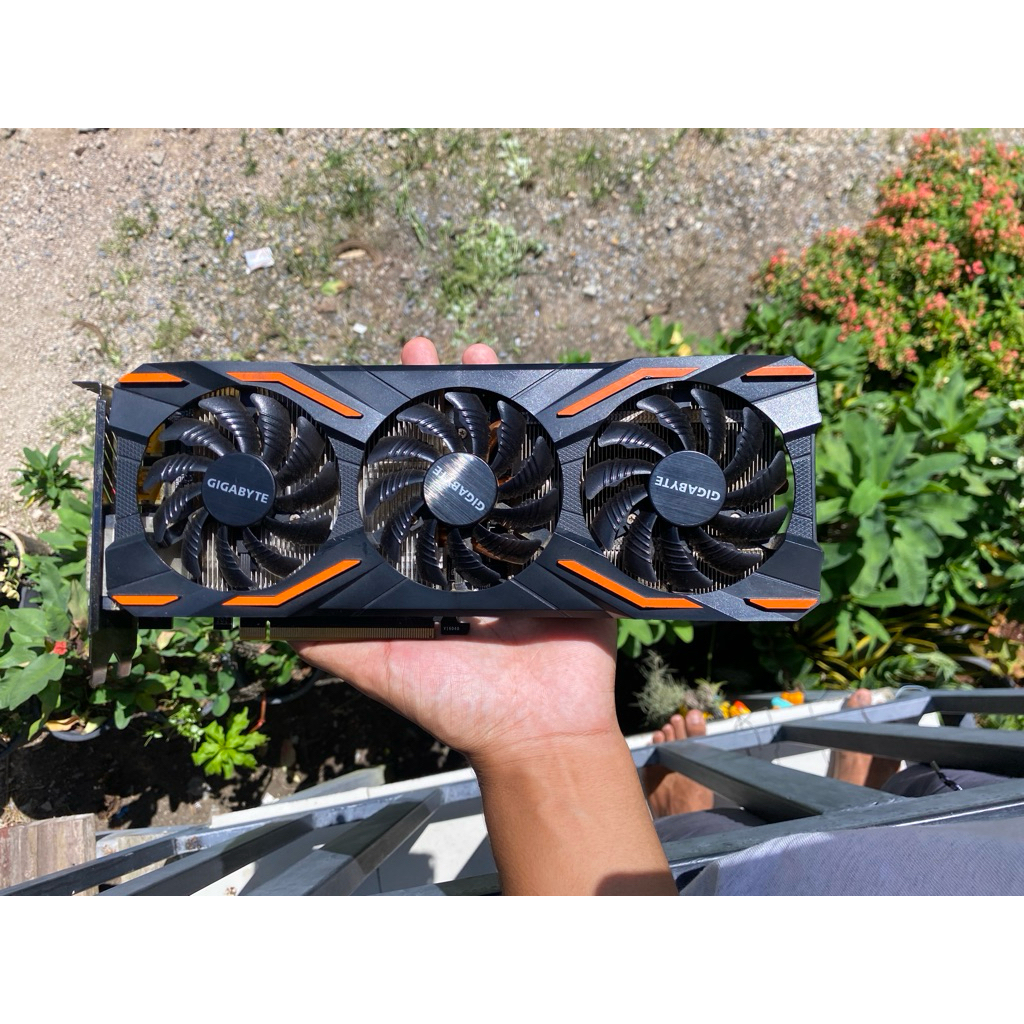 GeForce GTX 1080  8G  สภาพสวย 90% เทสFurmark,3Dmark ผ่านหมด ความเเรงการ์จอเทียบ RTX3060