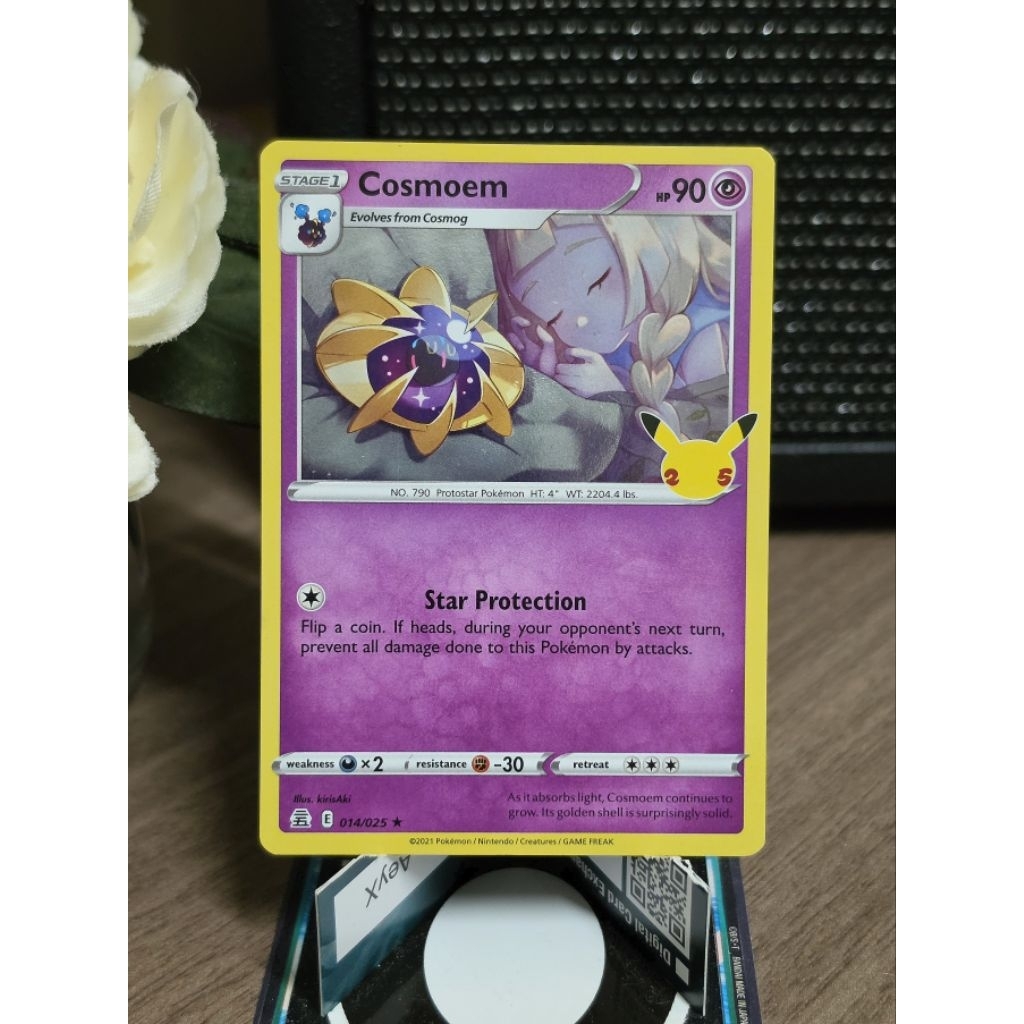 การ์ด Pokemon Lillie's Cosmoem 014/025 ☆ Celebrations Promo 25th Anniversary Pikachu Stamp Holo [ENG