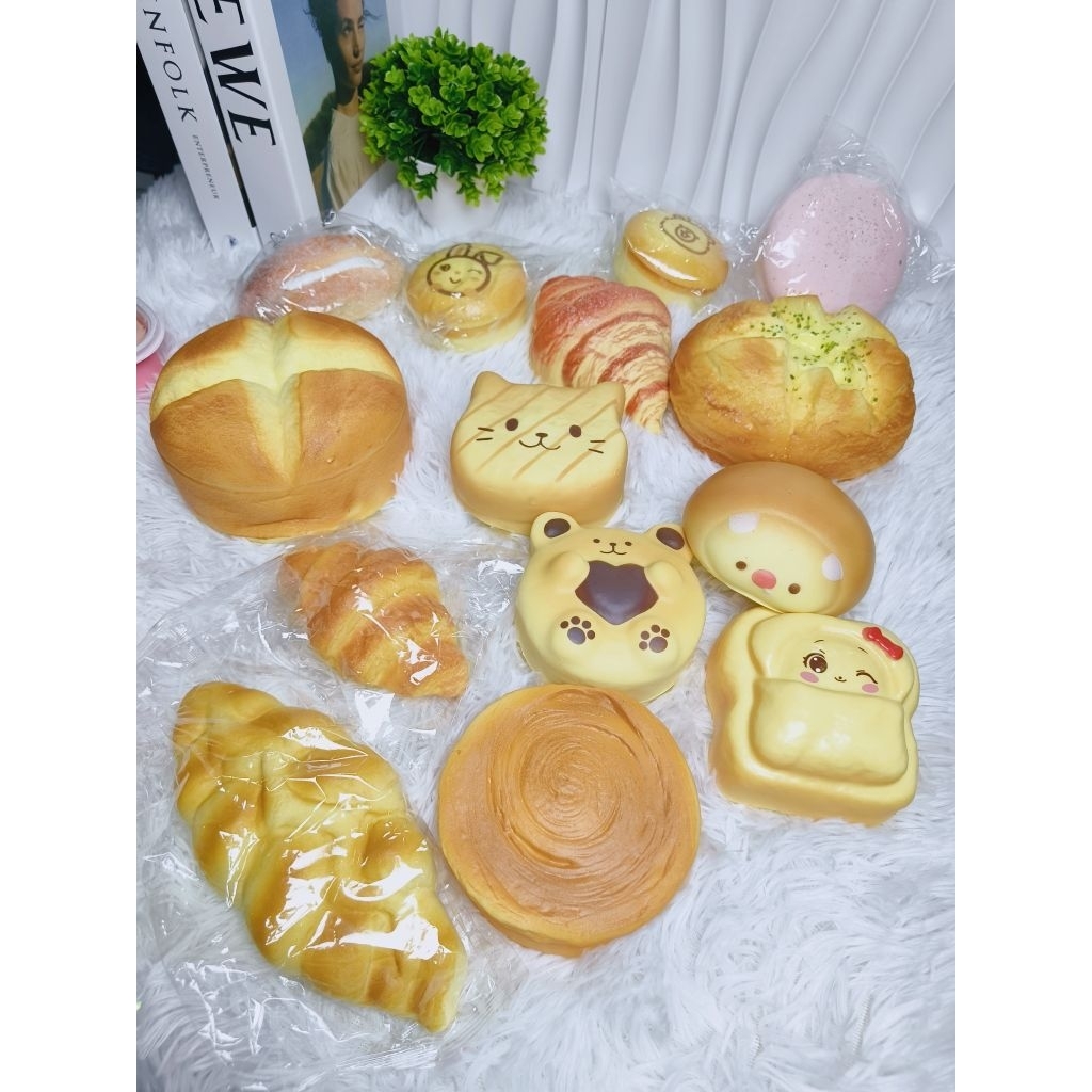 💕พร้อมส่ง🇹🇭 สกุชชี่ขนมปังน่ารัก บีบนุ่ม กลิ่นหอม เนื้อสโลว์