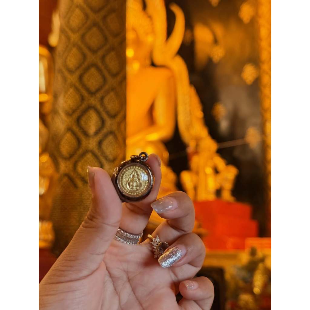 เหรียญเม็ดกระดุม จี้ท้าวเวสสุวรรณ  อัดกรอบกันน้ำ หลังพระพุทธชินราช พิธีใหญ่ปี 2565 วัดพระศรีรัตนมหาธาตุ