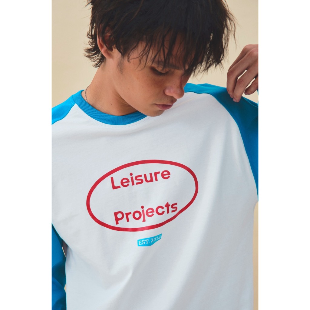 (Leisure Projects) RAGLAN STRIPES LONG SLEEVE T-SHIRT เสื้อเเขนยาวทรง raglan ดีเทล พิมพ์  "Leisure Projects" oversize