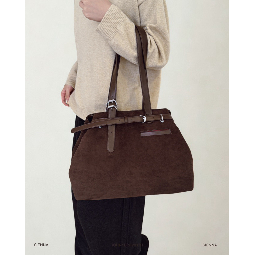 JOHNYBROWN – SIENNA TOTE กระเป๋าโท้ทหนังกลับ