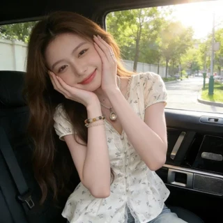 KUMI 🧚‍♀️พร้อมส่ง🧚‍♀️ เสื้อเชิ้ตแขนสั้นลูกไม้ คอวี สไตล์ฝรั่งเศส ทรงกระชับเอว ใส่แล้วดูผม ทรงเข้ารูป หรูเริ่ดเซ็กซี่แฟชั