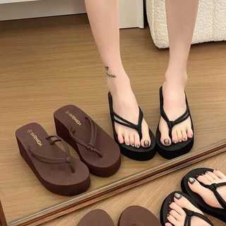 【ส่งจากไทย】 รองเท้าแตะหูหนีบ พื้นโฟม ส้นสูง6.5 ซม. เรียบ สวย น้ำหนักเบา ใส่สบาย