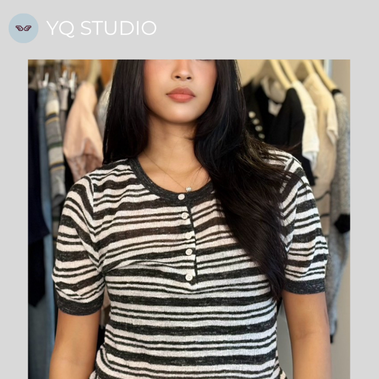C112 YQ Korean Shop เสื้อคอกลมลายริ้วเทาชาโคล ป้ายYQ